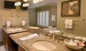 Gold Coast Hotel and Casino Guest Bathroom