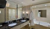 The Palazzo Resort Hotel and Casino Guest Bathroom